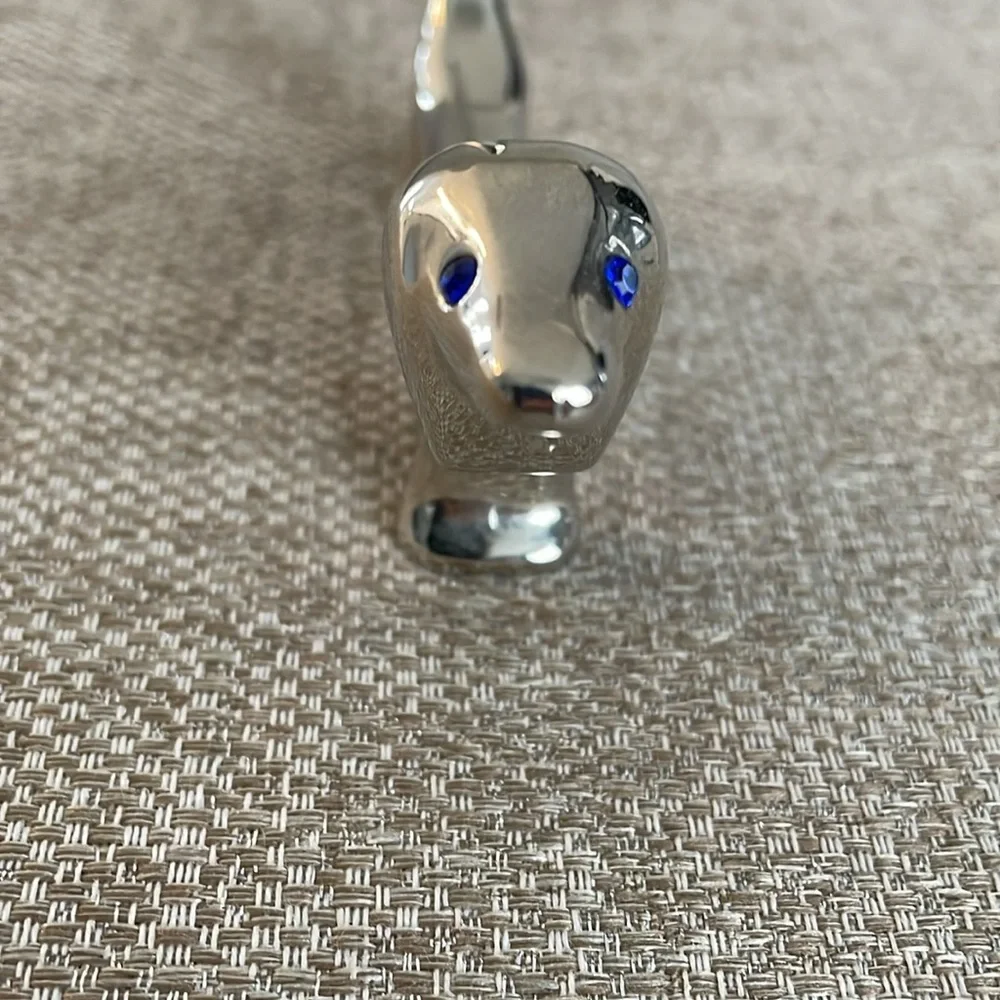 N/A silver dog